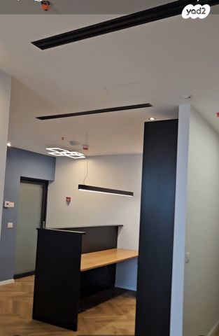 משרדים, הרב ניסנבאום 37, בת ים