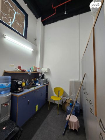 חנויות/ שטח מסחרי, שדרות ההסתדרות 25, צומת הקריות, חוף שמן, חיפה