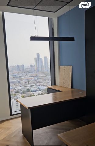 משרדים, הרב ניסנבאום 37, בת ים