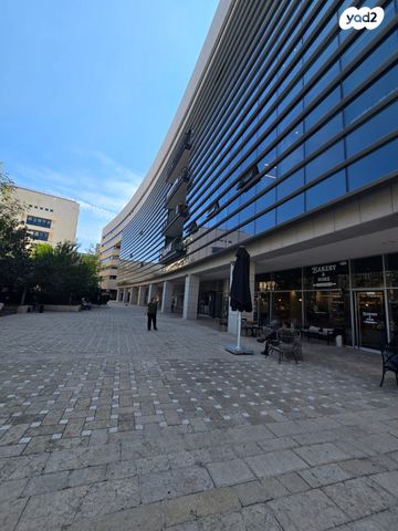 משרדים, שדרות הפלי"ם 2, קרית הממשלה ע"ש רבין, חיפה