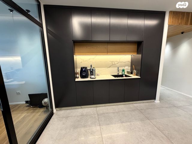 משרדים, הנופר, אזור תעשייה קרית אתגרים, רעננה