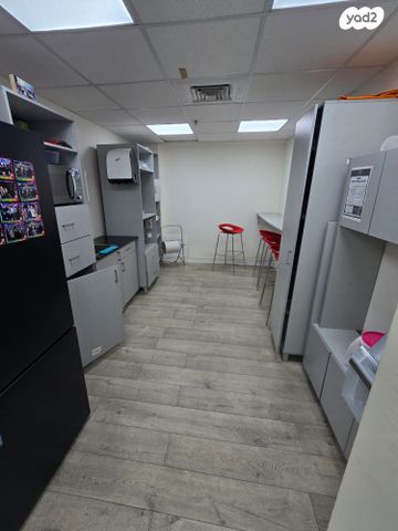 משרדים, שדרות ההסתדרות 25, צומת הקריות, חוף שמן, חיפה