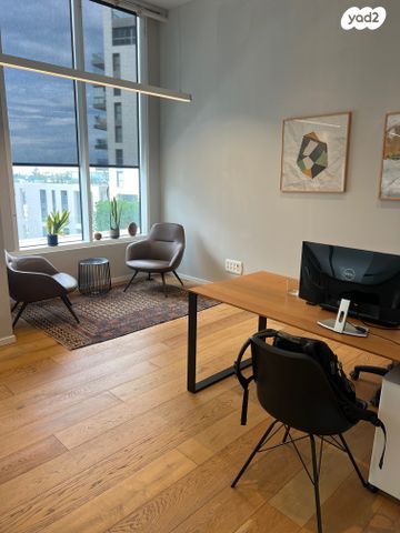 משרדים, אריק איינשטיין, הרצליה ב', הרצליה