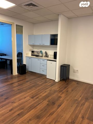 משרדים, גלגלי הפלדה, אזור תעשיה, הרצליה