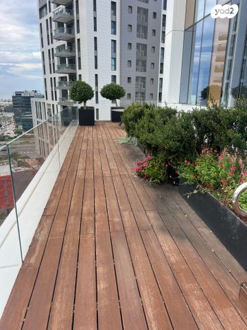 משרדים, אריק איינשטיין, הרצליה ב', הרצליה