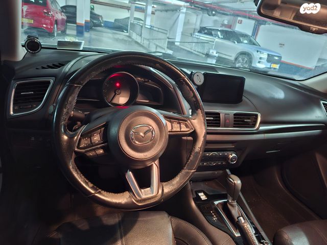 מאזדה 3