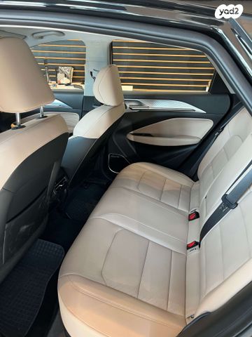 מודעת רכב ג׳ילי Geometry C