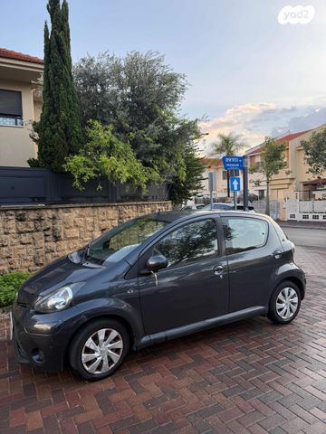 טויוטה אייגו