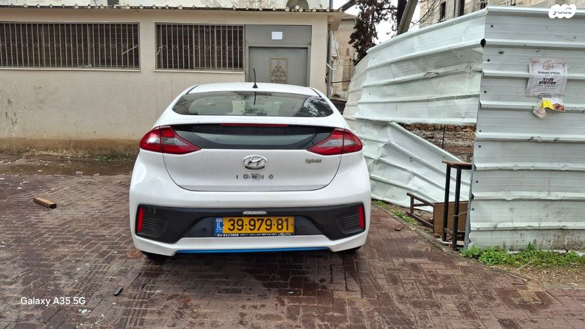 יונדאי איוניק