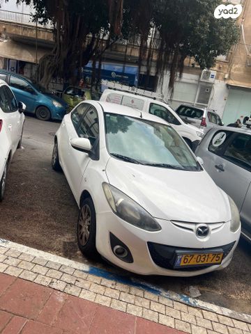 מודעת רכב מאזדה 2