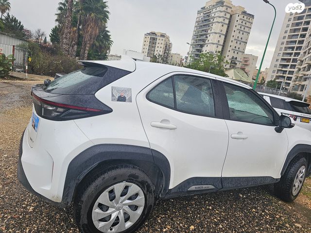 מודעת רכב טויוטה יאריס קרוס