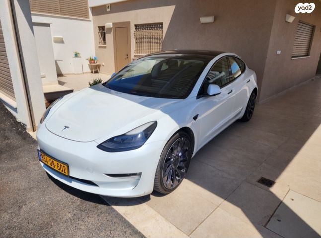 מודעת רכב טסלה מודל 3