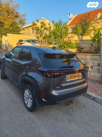 מודעת רכב טויוטה יאריס קרוס