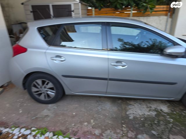 מודעת רכב טויוטה אוריס