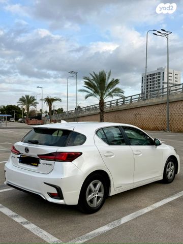 מודעת רכב לקסוס CT