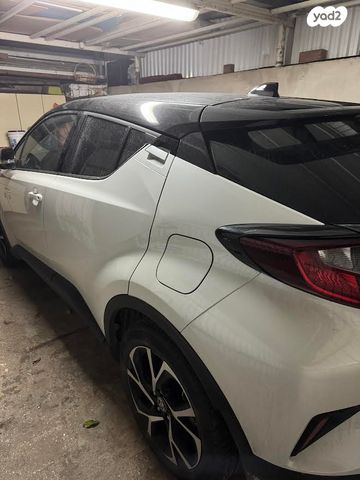 מודעת רכב טויוטה C-HR