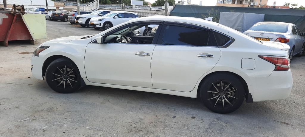 ניסאן אלטימה