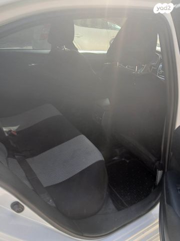 מודעת רכב טויוטה קורולה