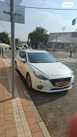 מודעת רכב מאזדה 3