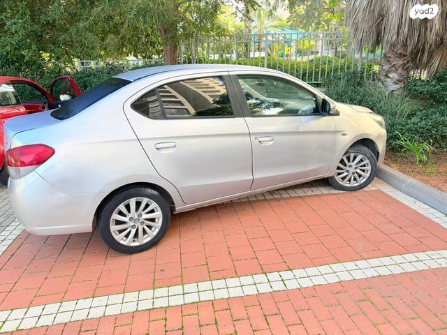 מיצובישי אטראז'