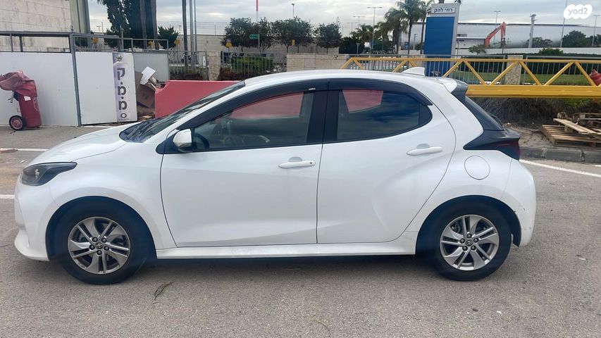 טויוטה יאריס