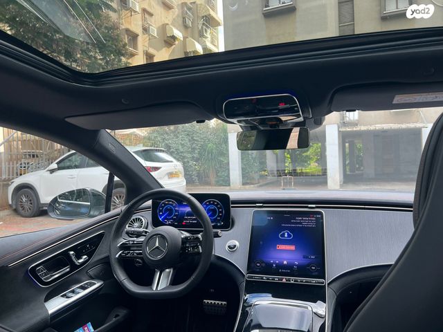 מרצדס-בנץ EQE SUV