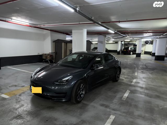 מודעת רכב טסלה מודל 3