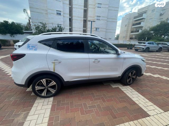 מודעת רכב אם ג'י ZS