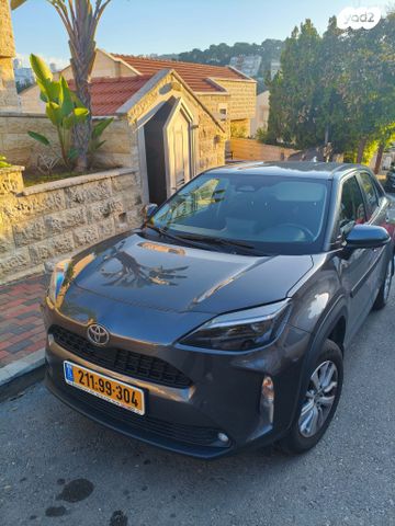 טויוטה יאריס קרוס