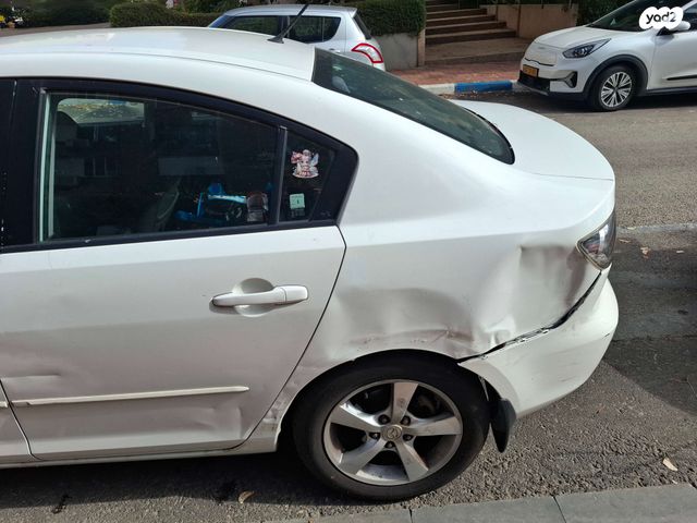 מודעת רכב מאזדה 3