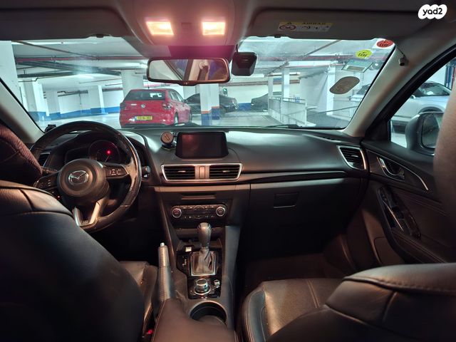 מאזדה 3
