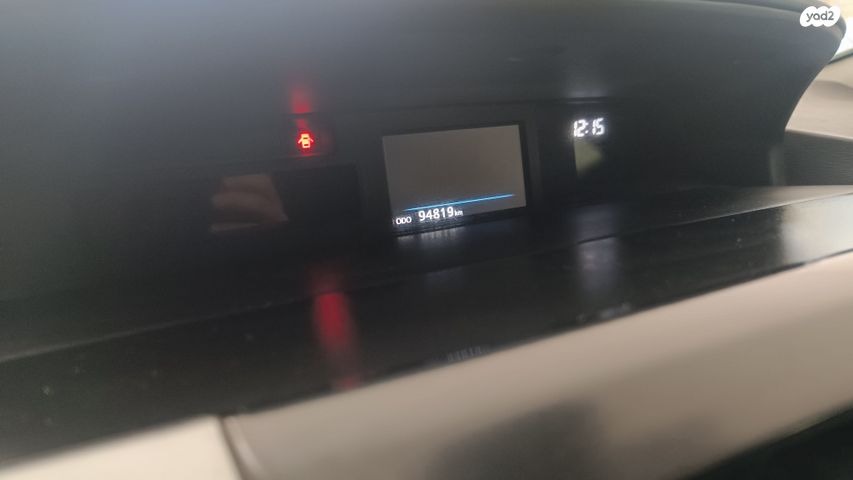מודעת רכב טויוטה פריוס פלוס
