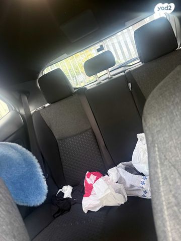 טויוטה יאריס קרוס