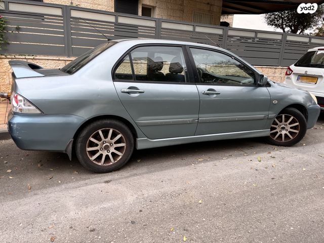 מיצובישי לנסר