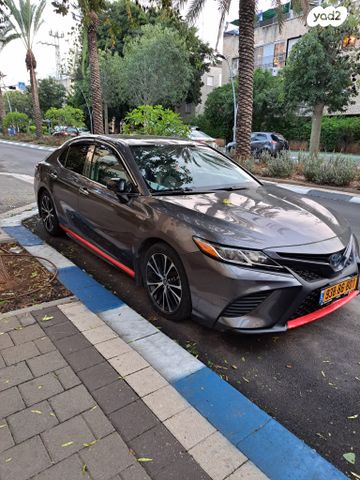 טויוטה קאמרי