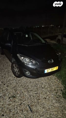 מודעת רכב מאזדה 2