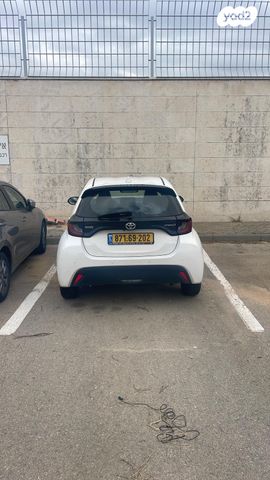 טויוטה יאריס