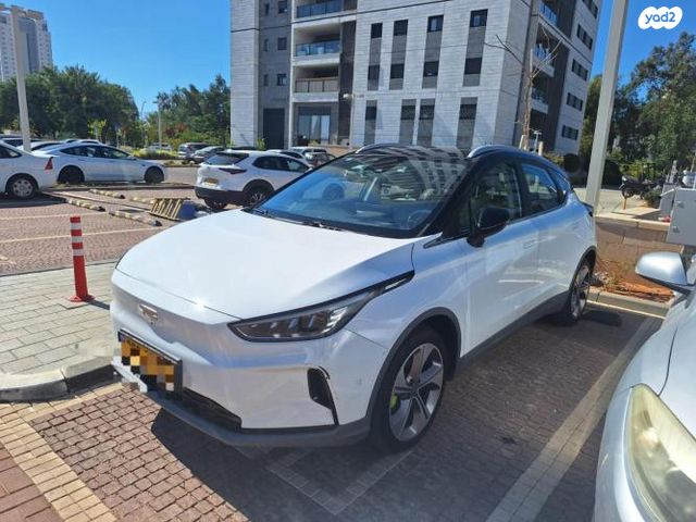 מודעת רכב ג׳ילי Geometry C