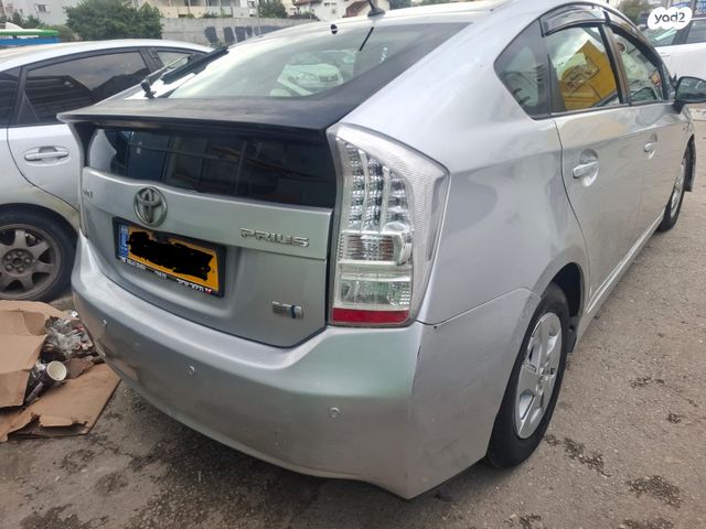טויוטה פריוס
