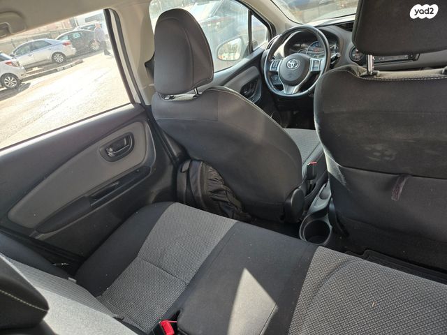 טויוטה יאריס