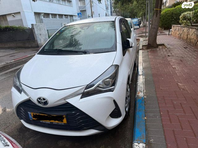 טויוטה יאריס