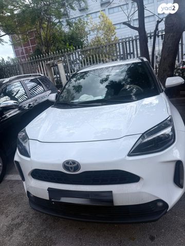 מודעת רכב טויוטה יאריס קרוס