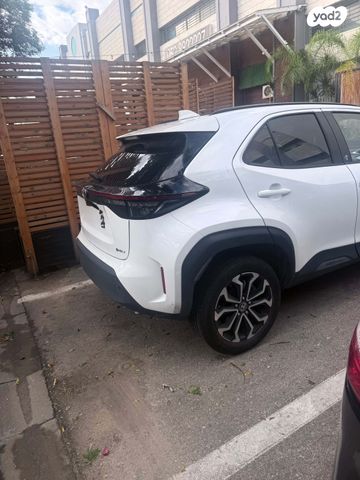 טויוטה יאריס קרוס