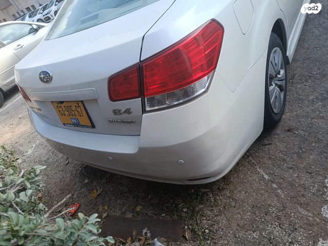 סובארו B4/לגאסי
