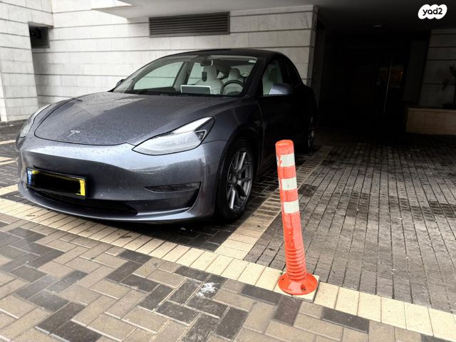 מודעת רכב טסלה מודל 3