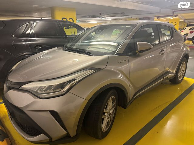 מודעת רכב טויוטה C-HR