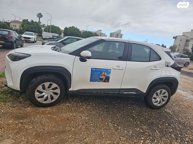 טויוטה יאריס קרוס