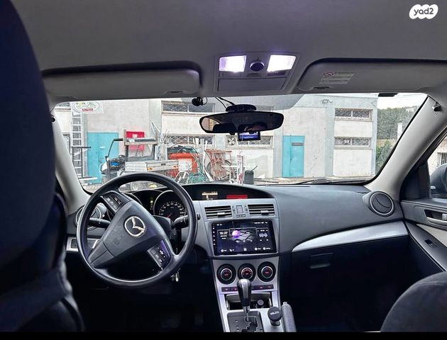 מודעת רכב מאזדה 3