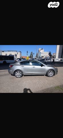 מודעת רכב מאזדה 3
