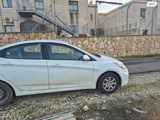 יונדאי אקסנט i25